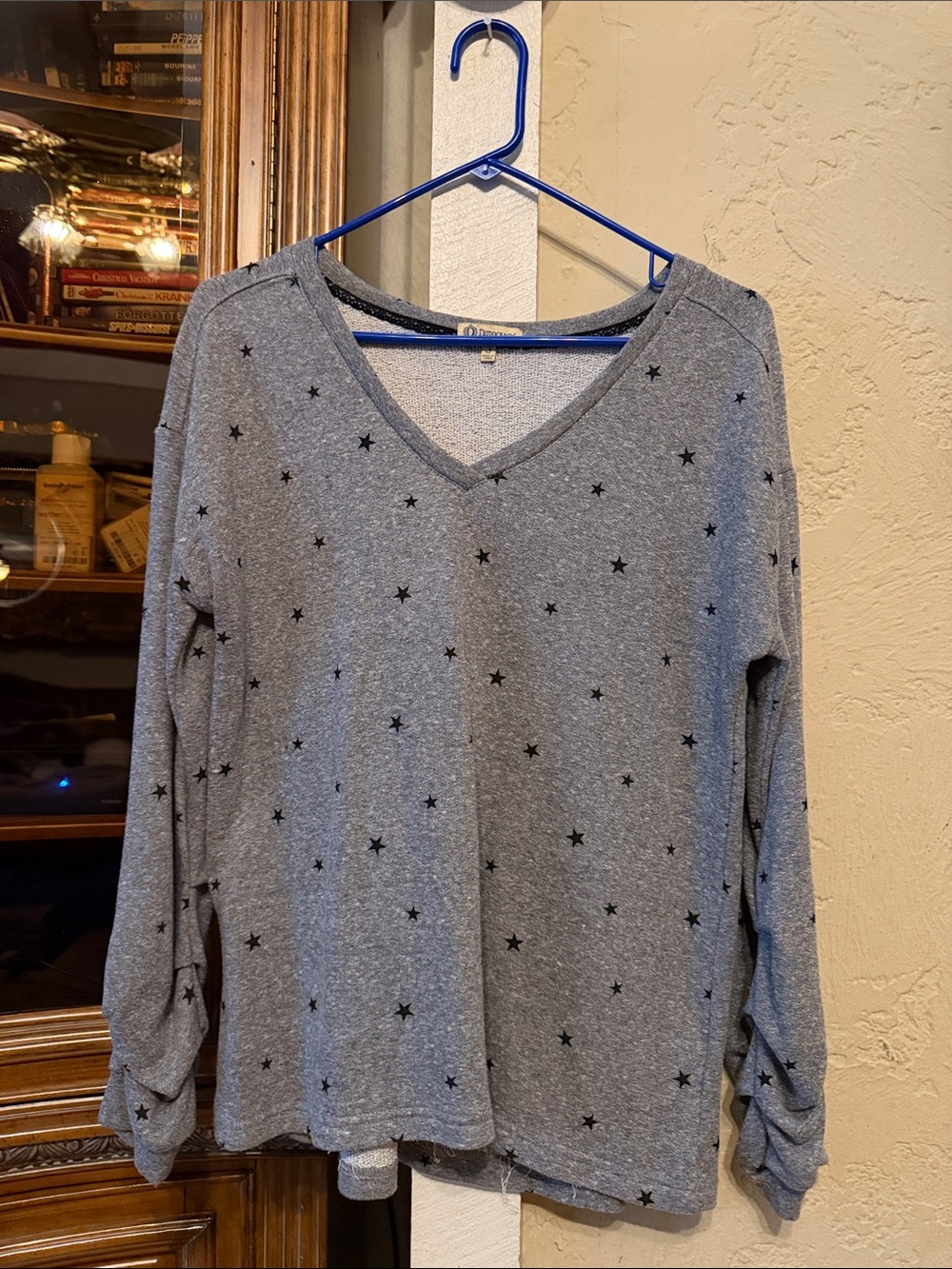 Democracy Gray Star-Print V-Neck Tunic